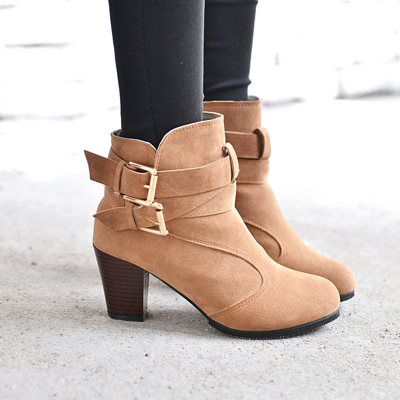 Bottes en cuir à talons hauts