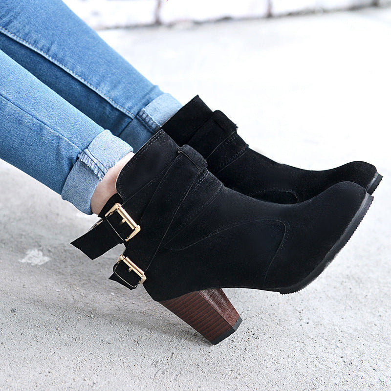 Bottes en cuir à talons hauts