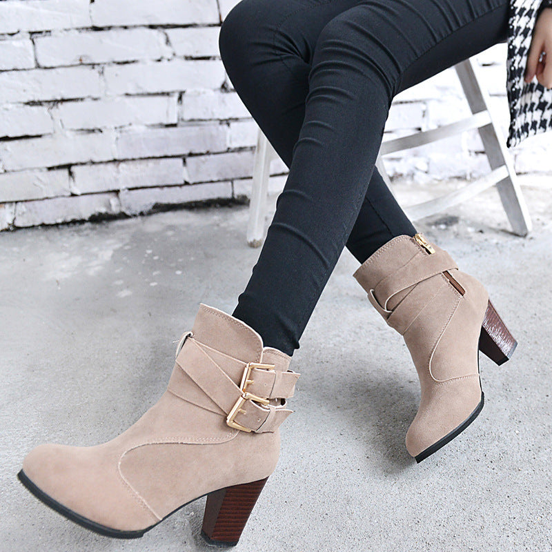 Bottes en cuir à talons hauts